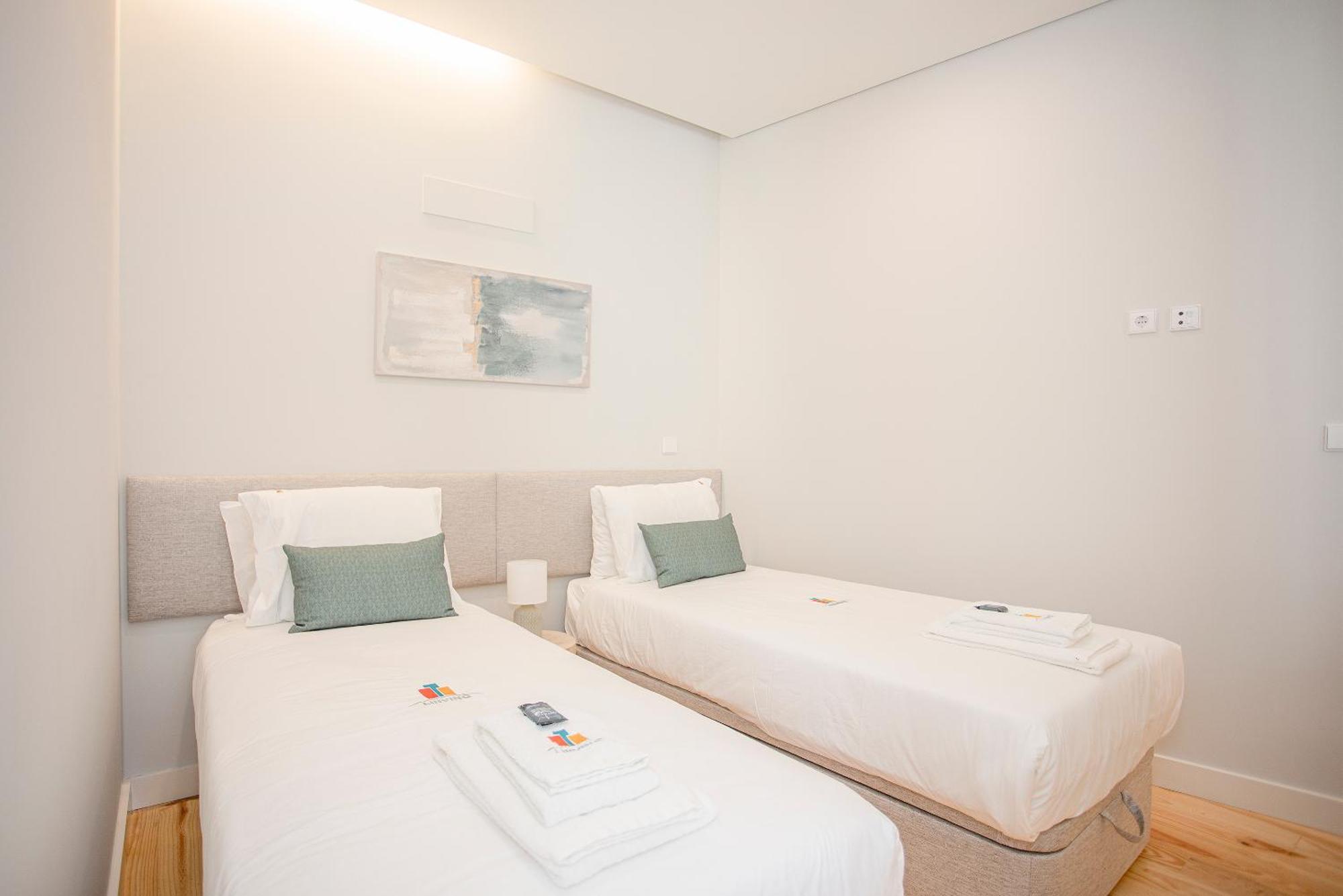 Liiiving In Porto - Aliados Stone Apartment Bagian luar foto