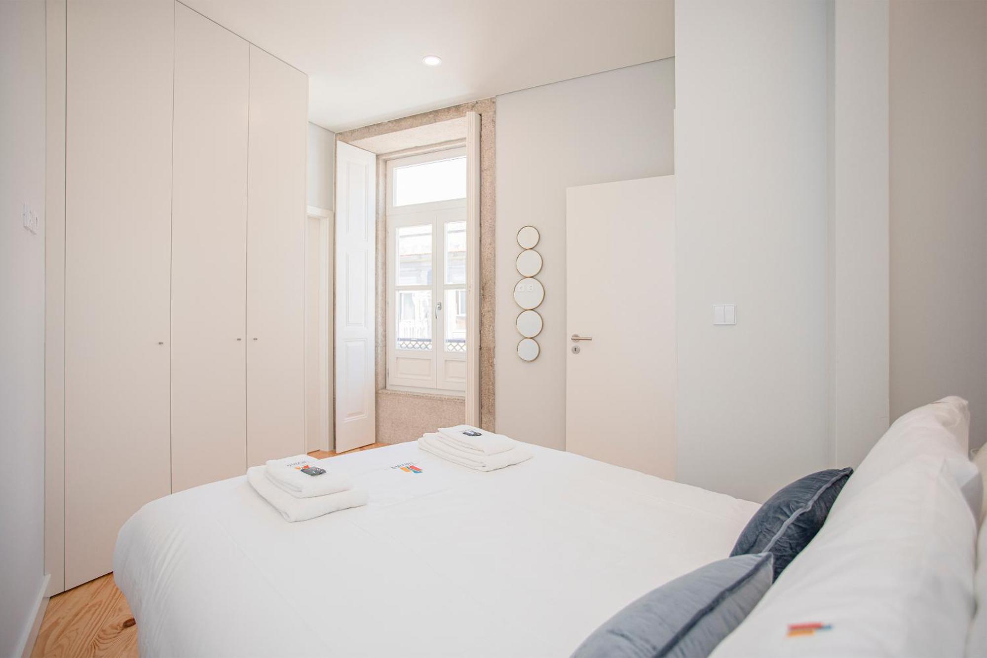 Liiiving In Porto - Aliados Stone Apartment Bagian luar foto