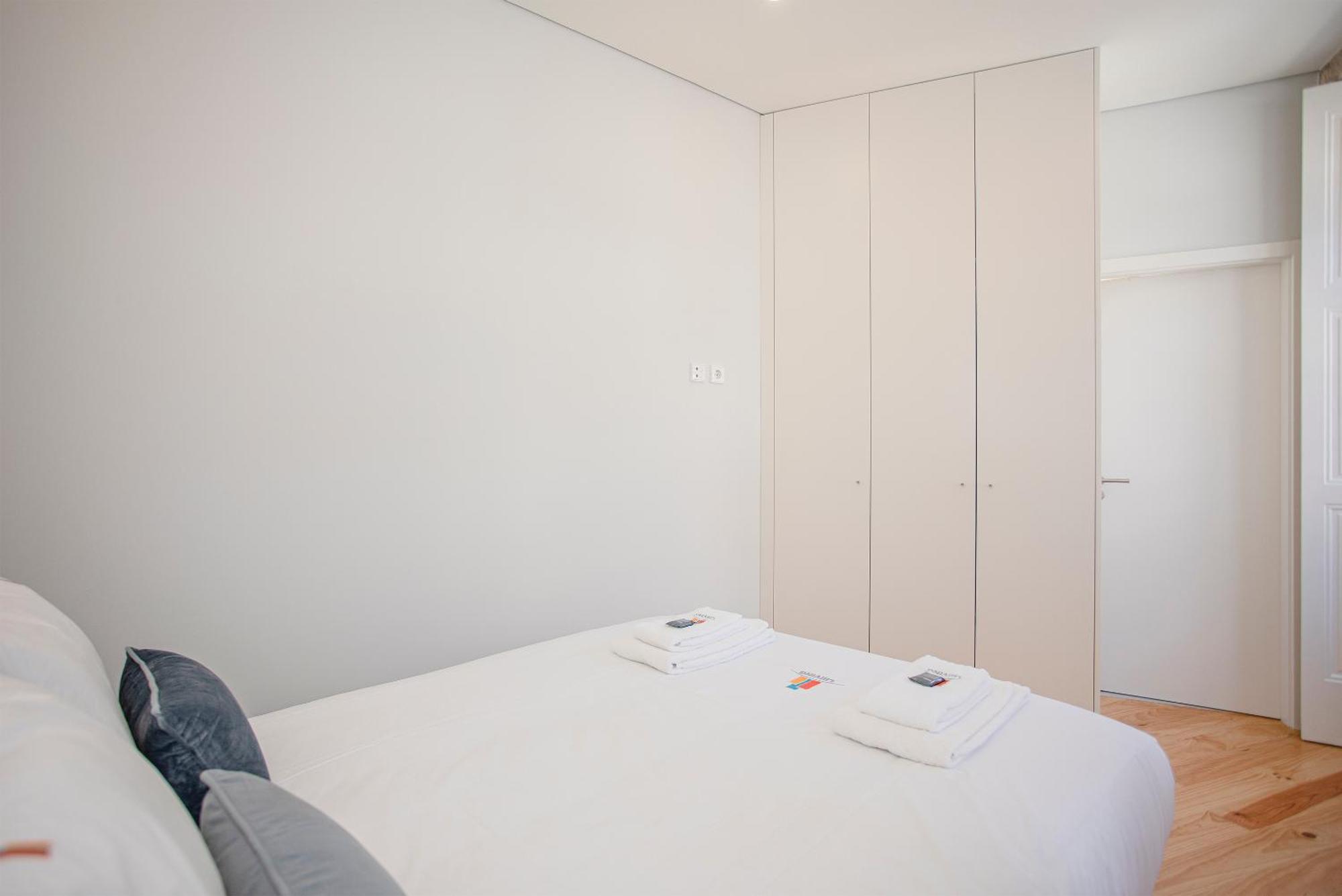 Liiiving In Porto - Aliados Stone Apartment Bagian luar foto