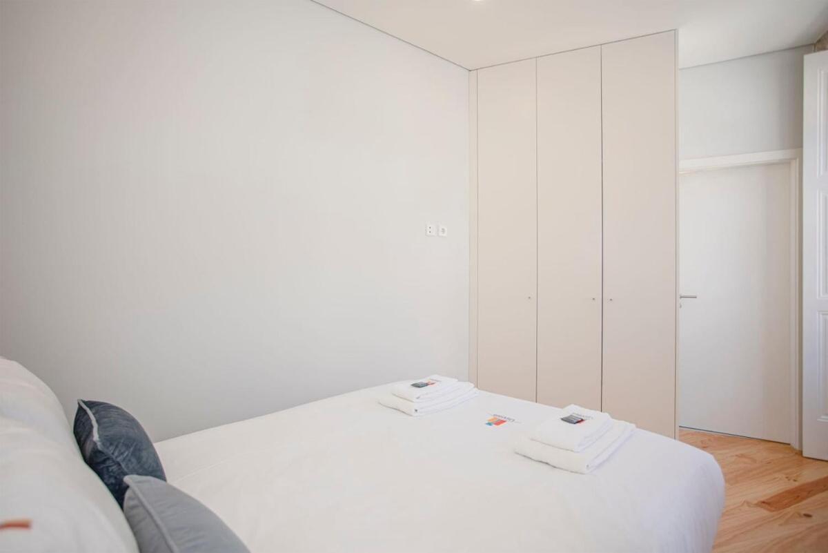 Liiiving In Porto - Aliados Stone Apartment Bagian luar foto